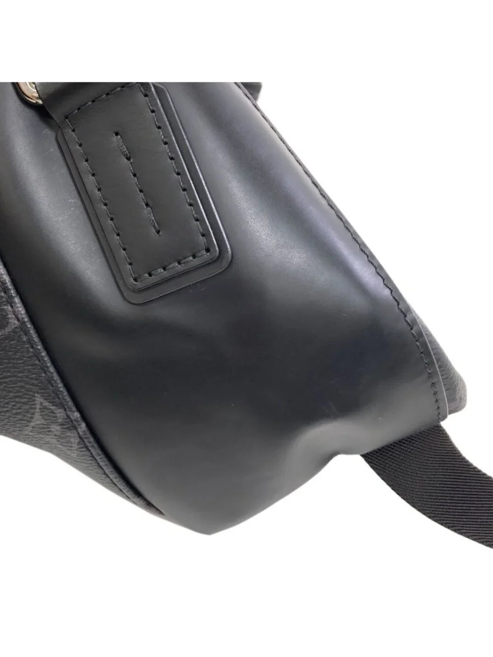 Louis Vuitton Messenger Voyage Shoulder Bag Monogram Eclipse